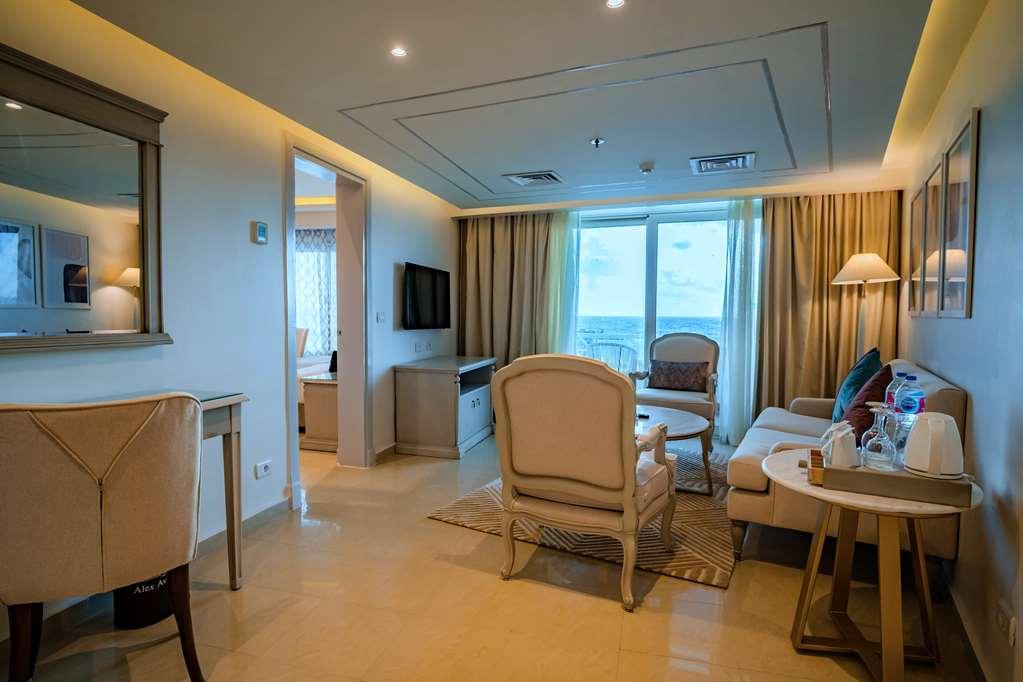 Sunrise Alex Avenue Hotel Alexandria Zimmer foto A suite at the hotel
