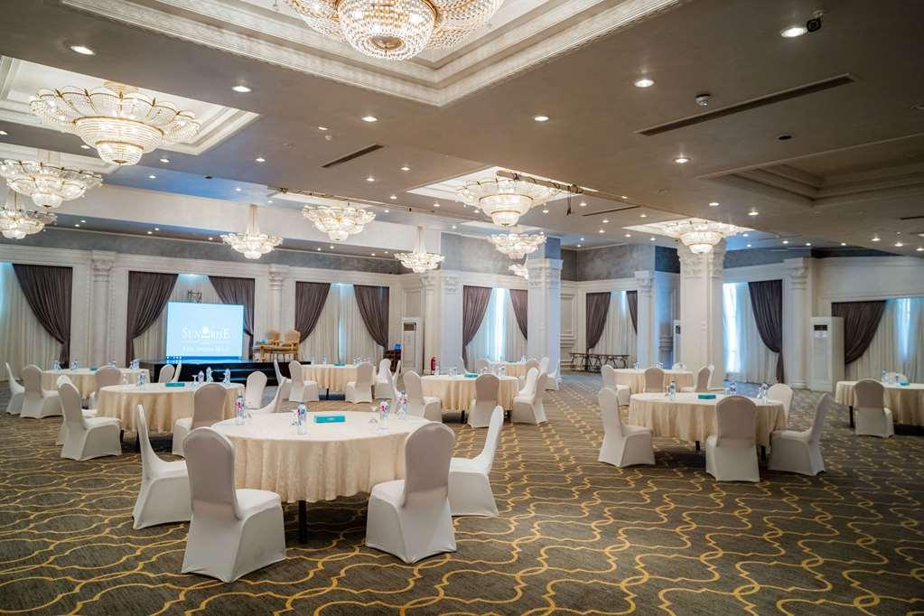 Sunrise Alex Avenue Hotel Alexandria Einrichtungen foto The ballroom of the hotel