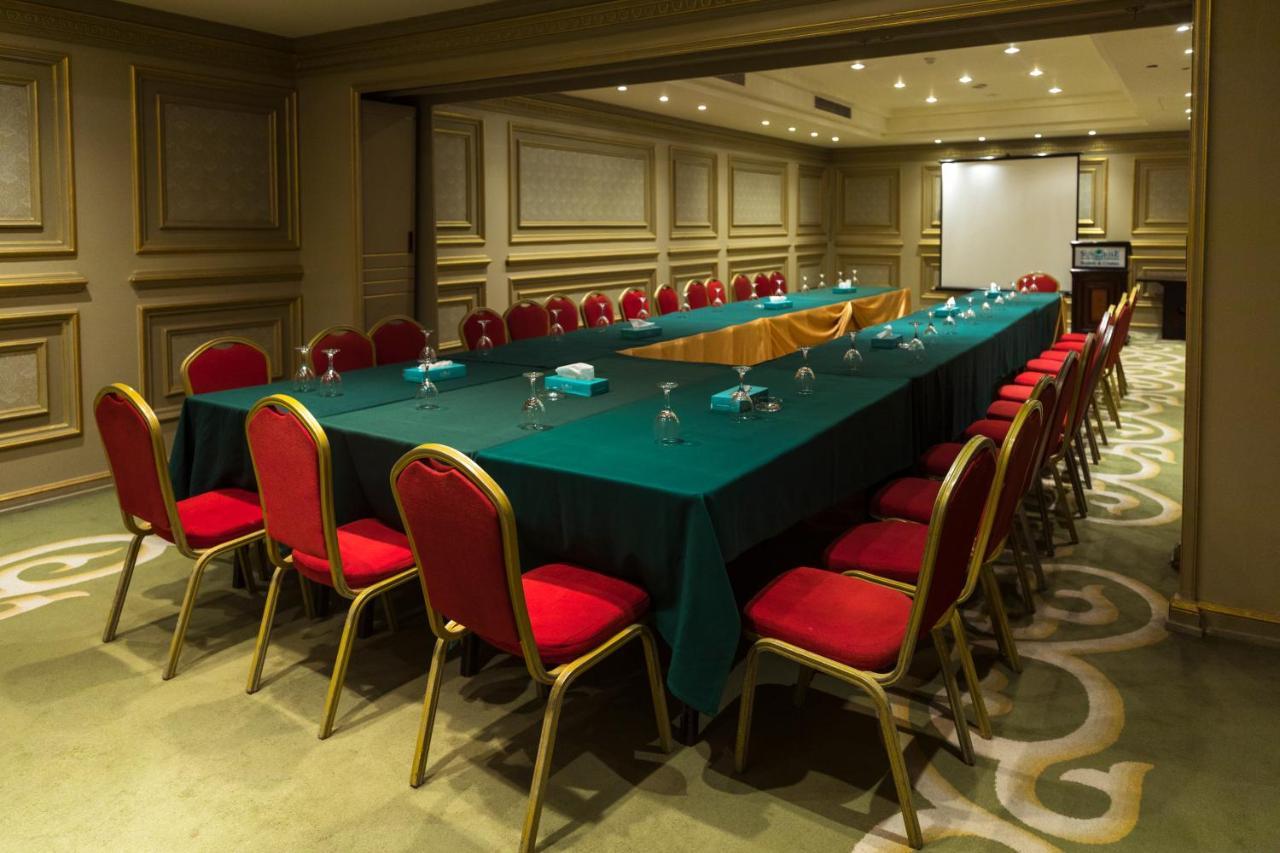 Sunrise Alex Avenue Hotel Alexandria Exterior foto A meeting room
